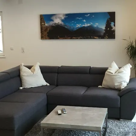 Haus Adlerhorst شقة