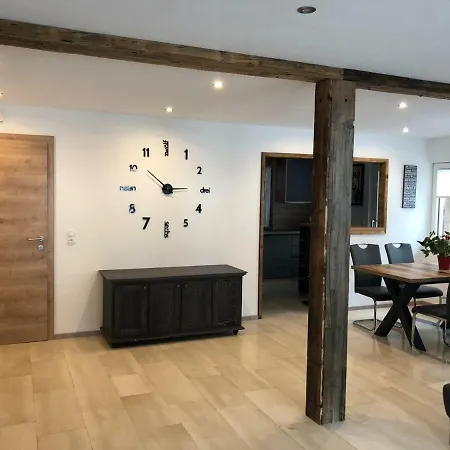 Haus Adlerhorst شقة