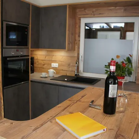 Haus Adlerhorst * نيوستيف ام ستوبيتا